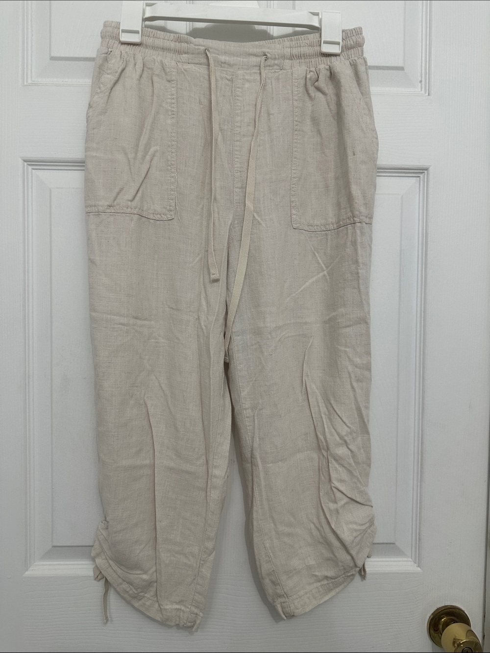 Women’s Drawstring Linen-Blend Capri Pants in Beige